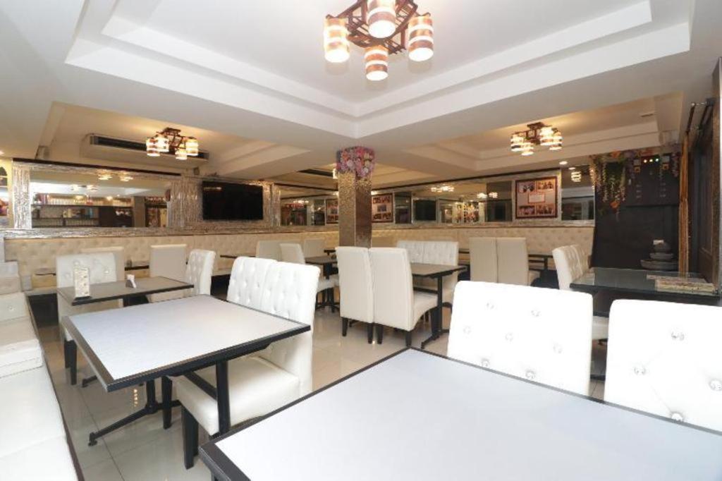 Oyo 253 Kk 11 Boutique Inn Bangkok Esterno foto